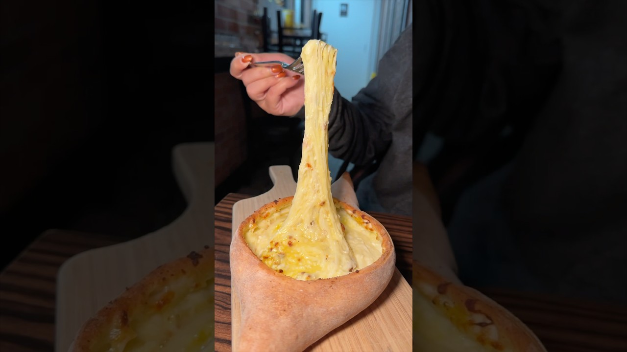 It doesn’t get much better than this GEORGIAN KHACHAPURI from Saperavi NYC!! 🧀🥖🔥🤤 #DEVOURPOWER