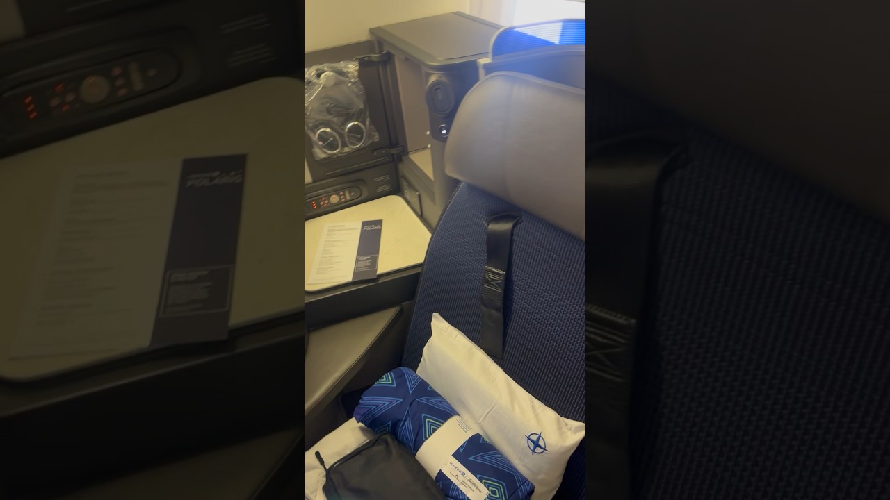 United Airlines Polaris VS Premium Plus VS Economy Plus. How They Compare!