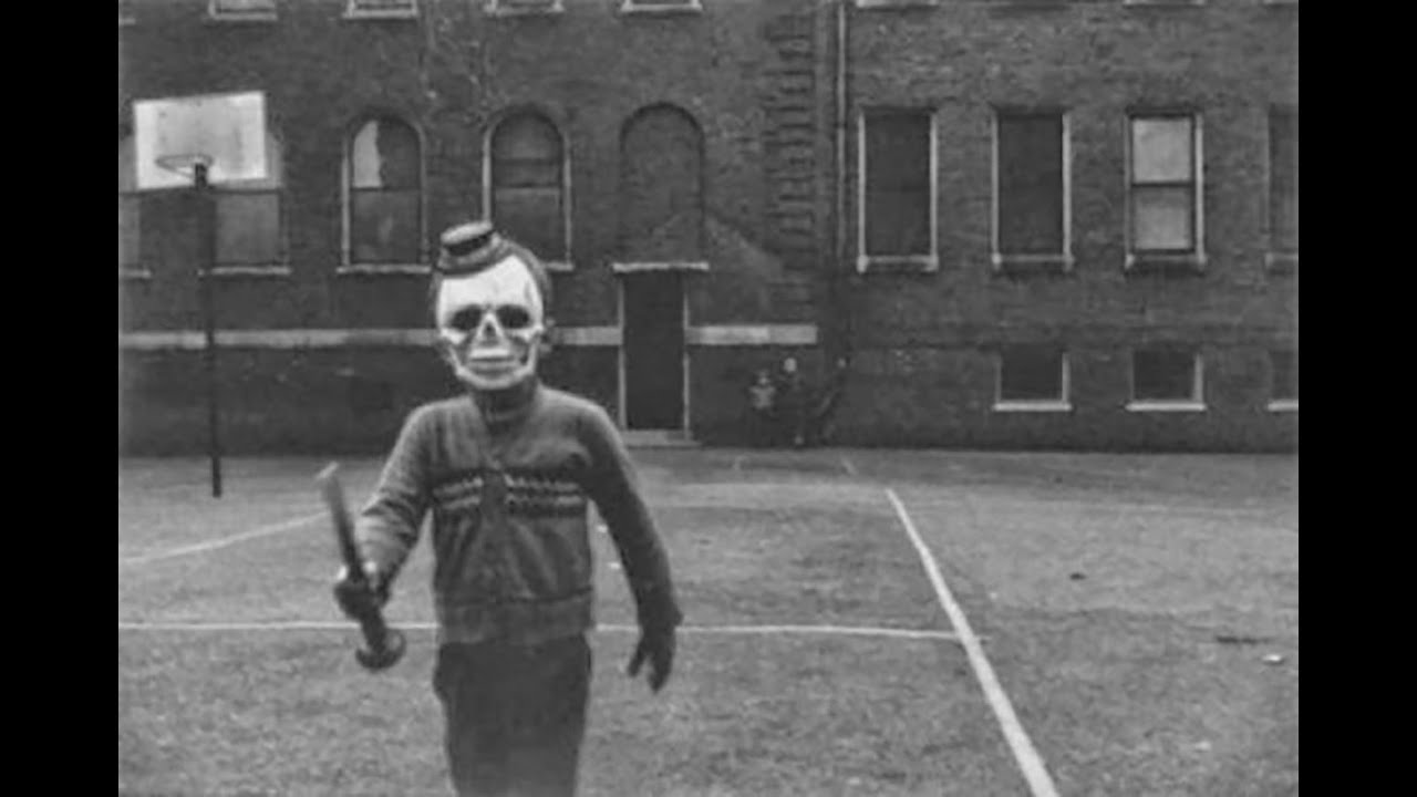 50 Deeply Terrifying Halloween Photos From The Early 1900s